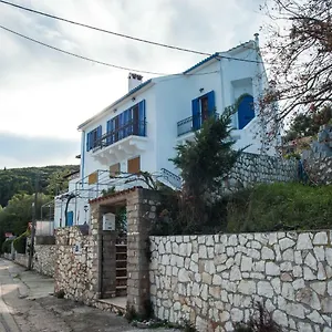 Fey's House Waterfront - Holiday home Fiskardo